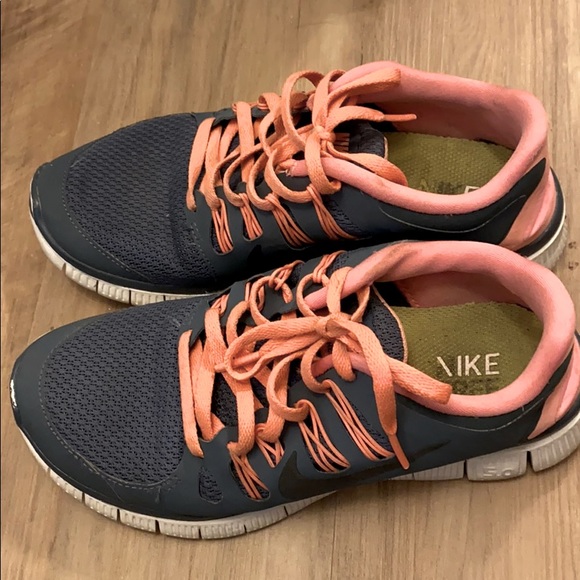SOLD GUC Nike Free 5.0 Women’s Sneaker💕 - Picture 4 of 9